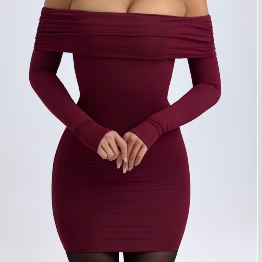 Off-Shoulder Bodycon Dress in Burgundy